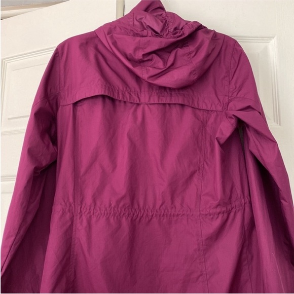Mountain Hardware Women’s Jacket Raincoat Hooded size XS - Picture 2 of 14